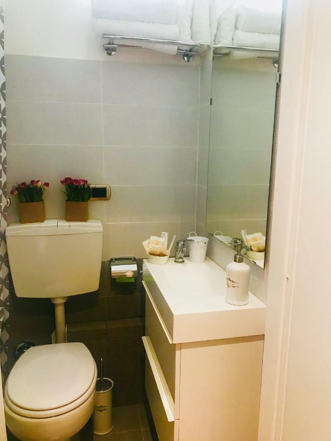 Maison Dis Raffaella Hotel Рим Екстериор снимка